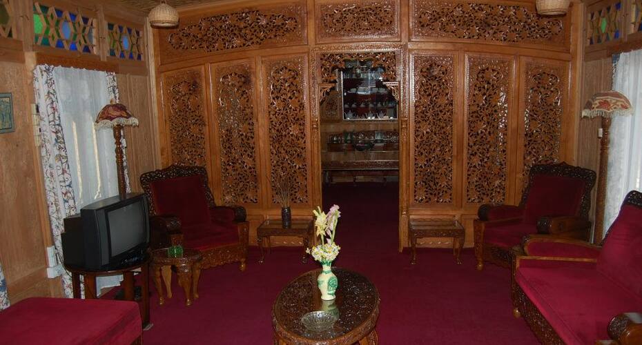 Manila Houseboat, Srinagar 5